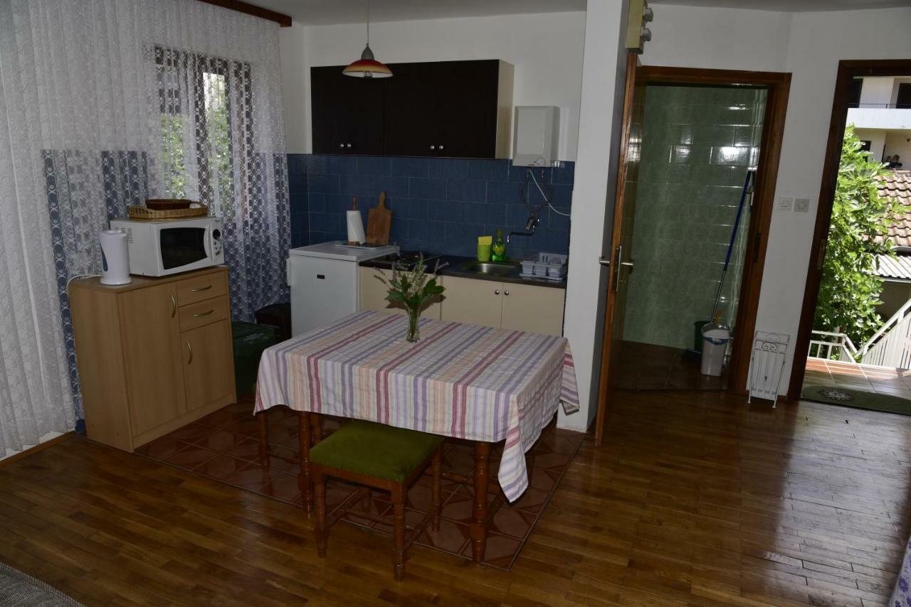 Apartment Palm Tree Malinska Exterior foto